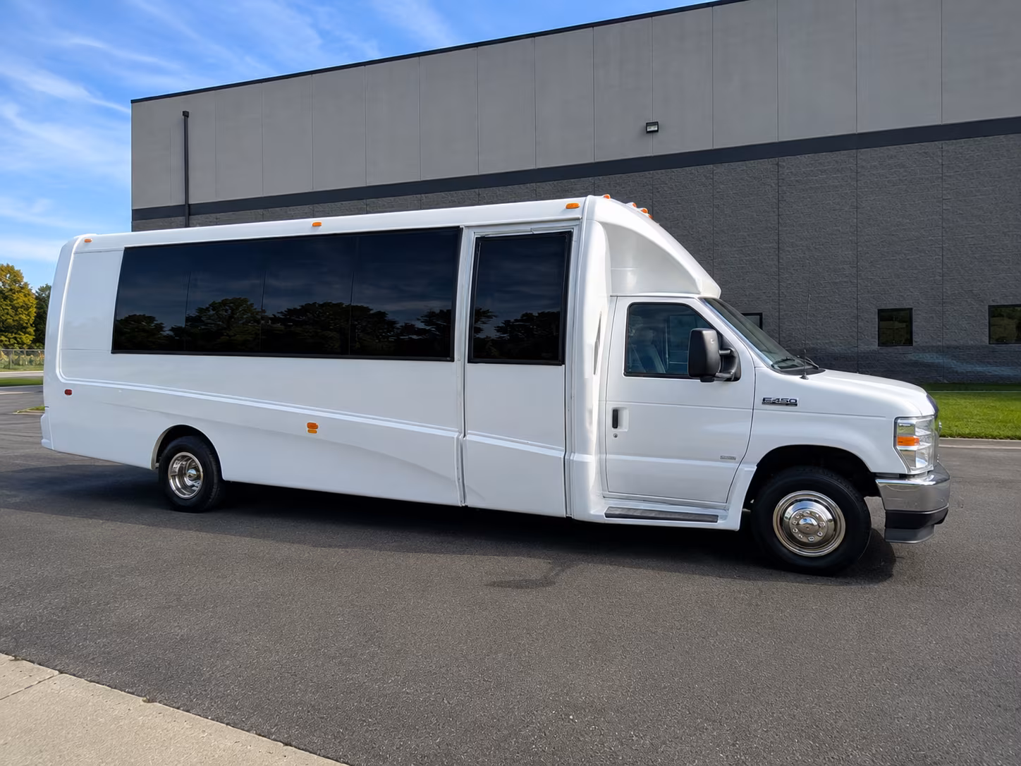 Hartford Airport Shuttle & Transportation party bus exterior