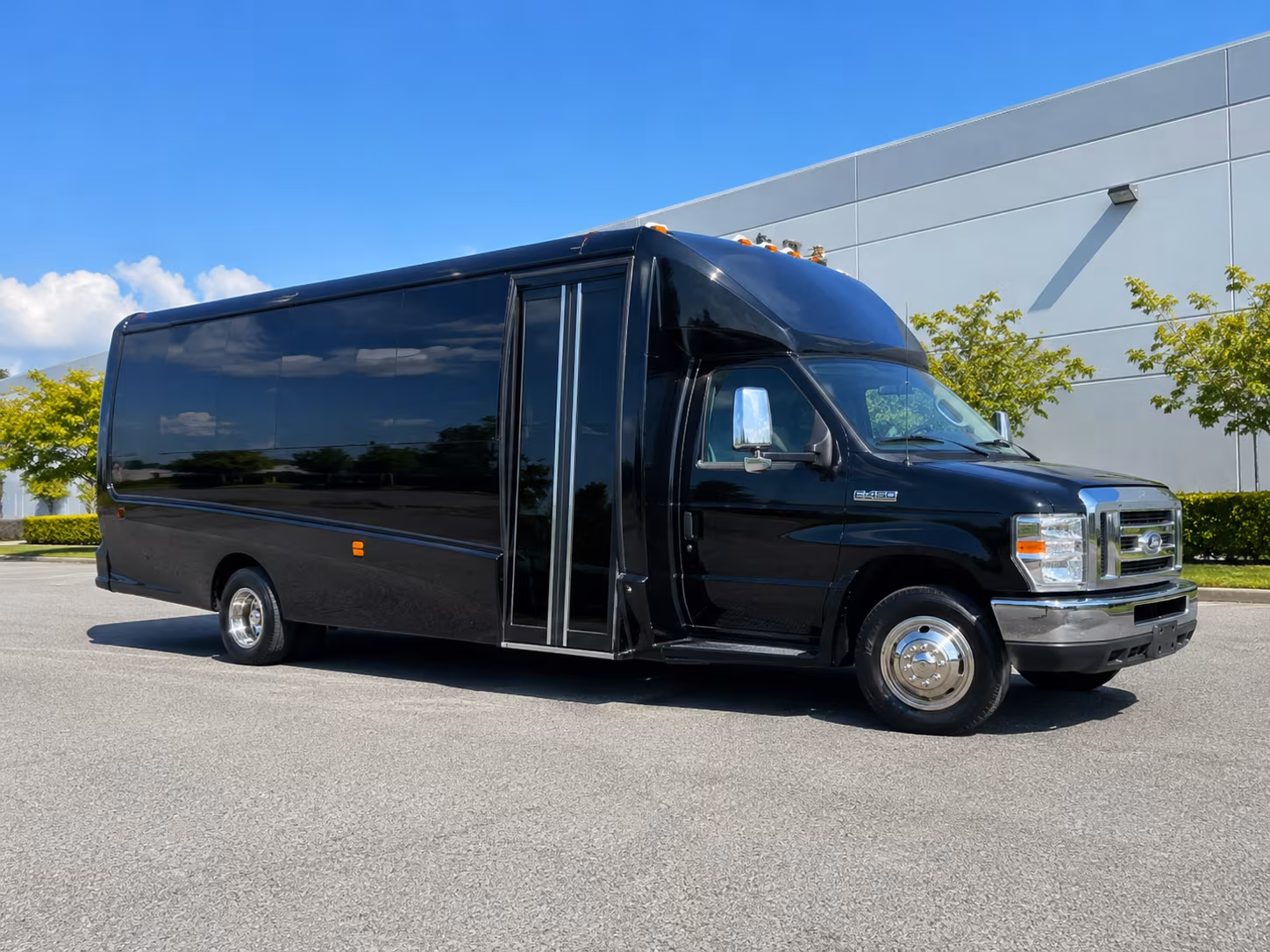 Hartford Winery Tour & Pub Crawl Transportation party bus exterior