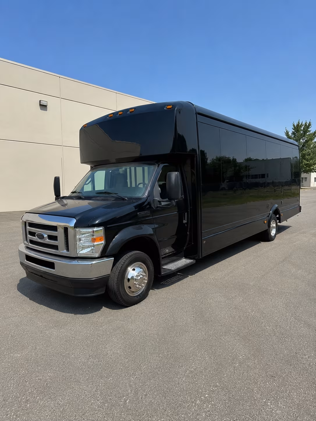 Waterbury Winery Tour & Pub Crawl Transportation